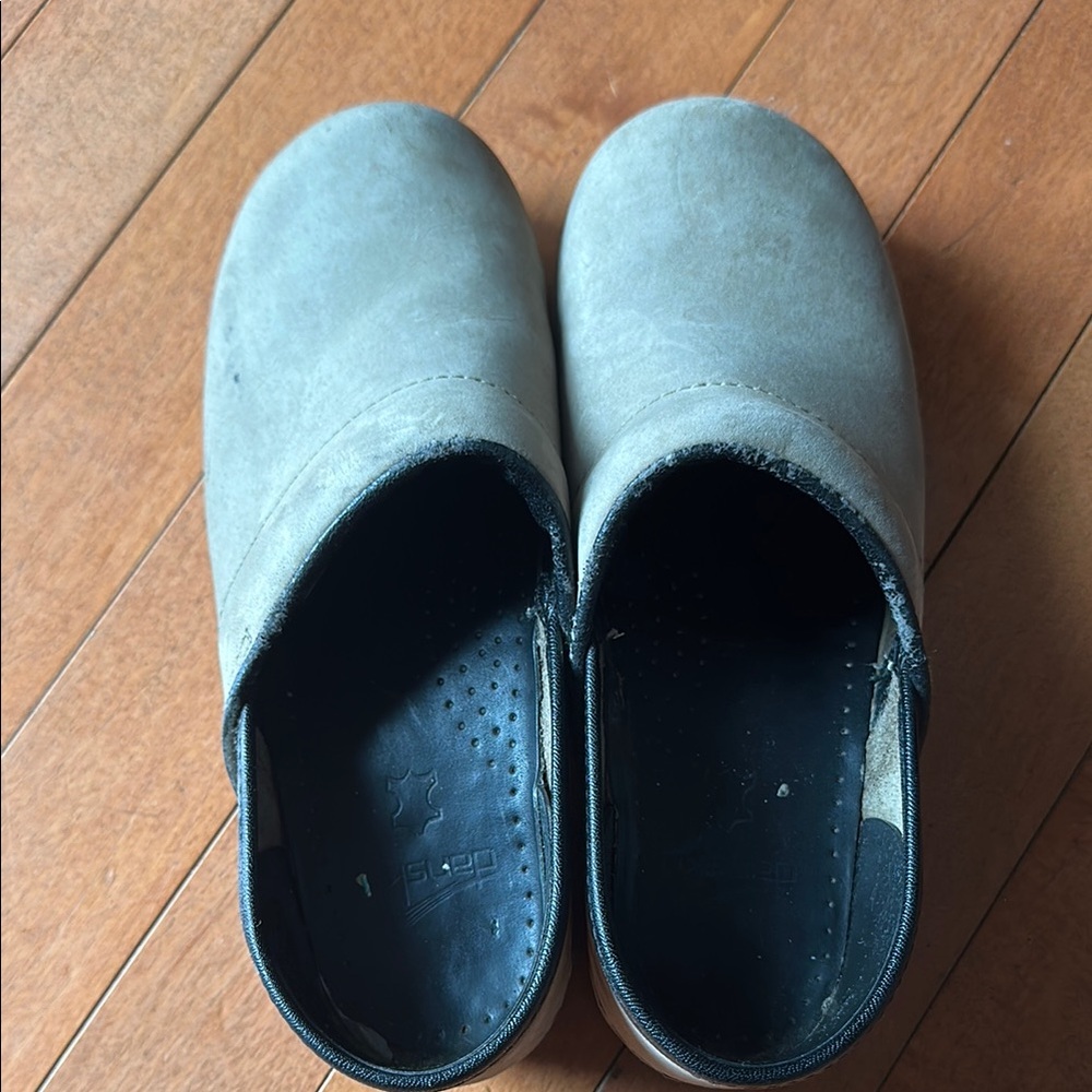Dansko size 38 clog
